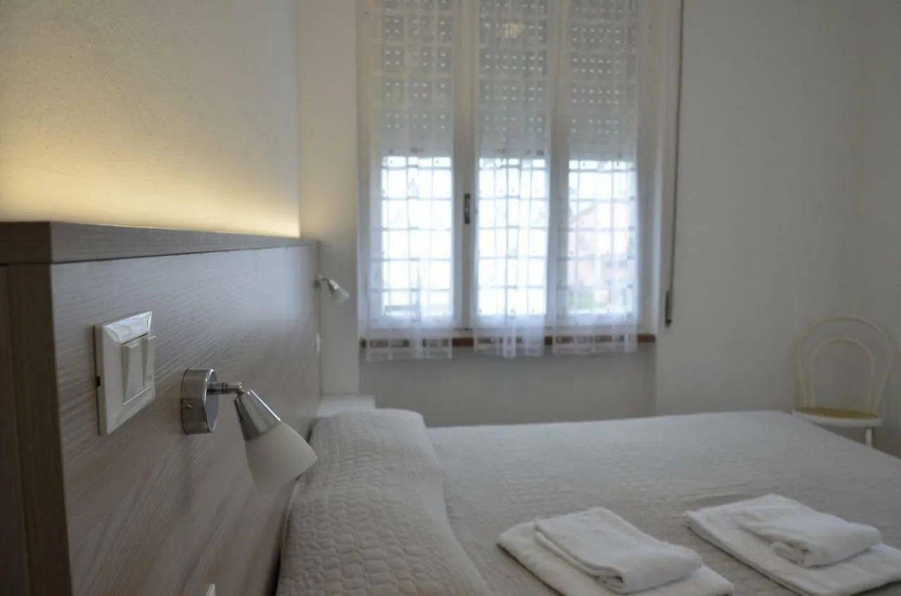 Residence Poggio Al Lago Сирмионе Италия
