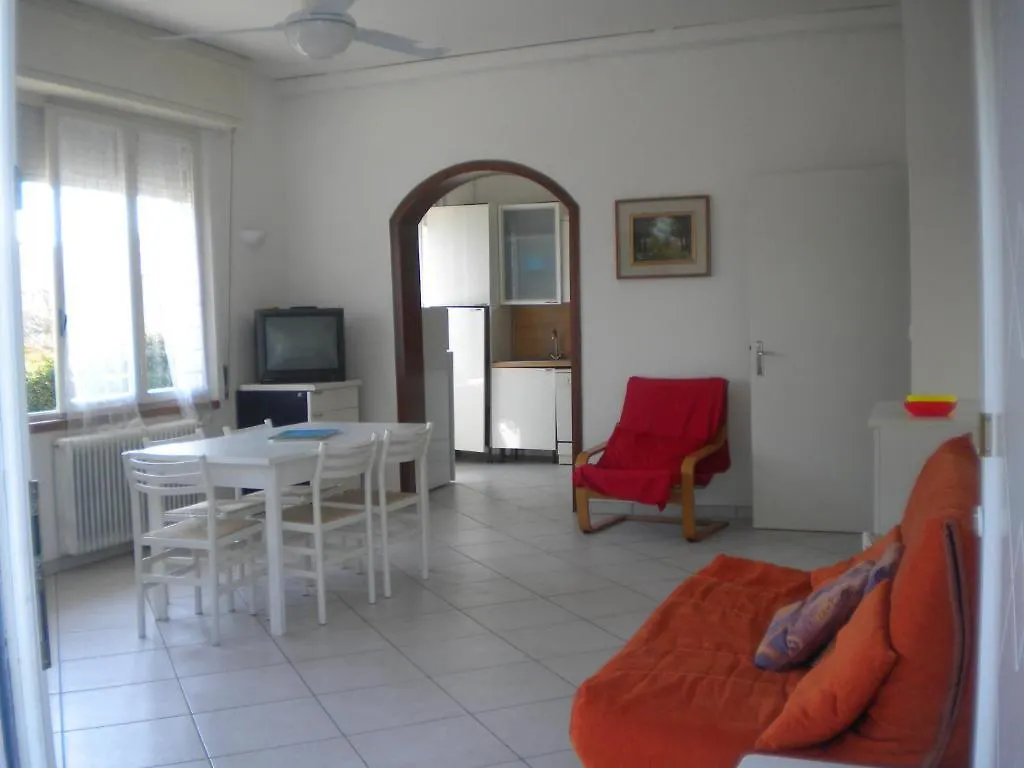 Residence Poggio Al Lago Sirmione 0*,