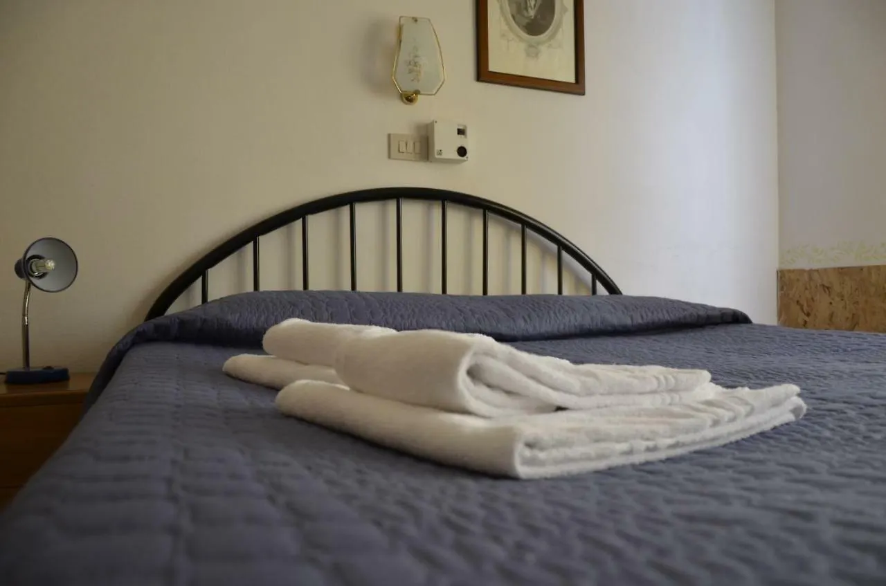 Residence Poggio Al Lago Sirmione Italy