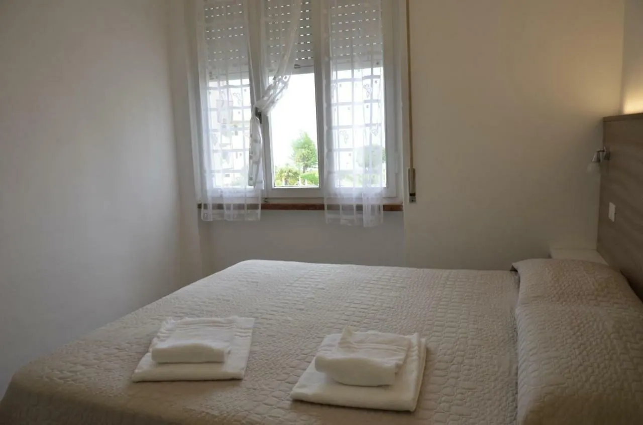 Residence Poggio Al Lago Sirmione Apartment