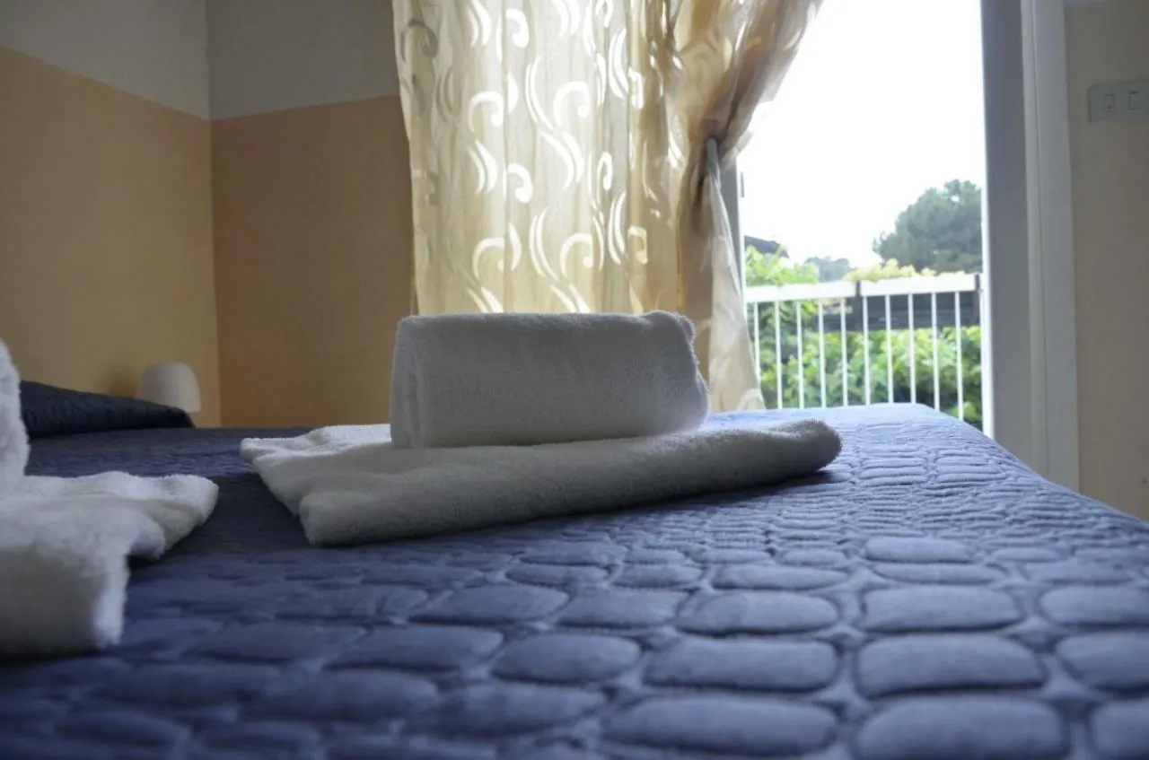 Residence Poggio Al Lago Sirmione 0*,  Italy