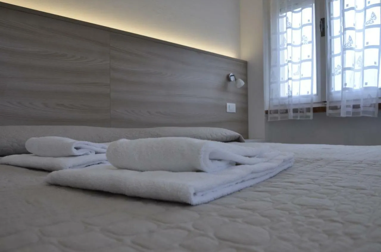 Apartment Residence Poggio Al Lago Sirmione Italy