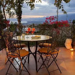 le-terrazze-del-teatro-greco.taorminaitalyhotels.com/