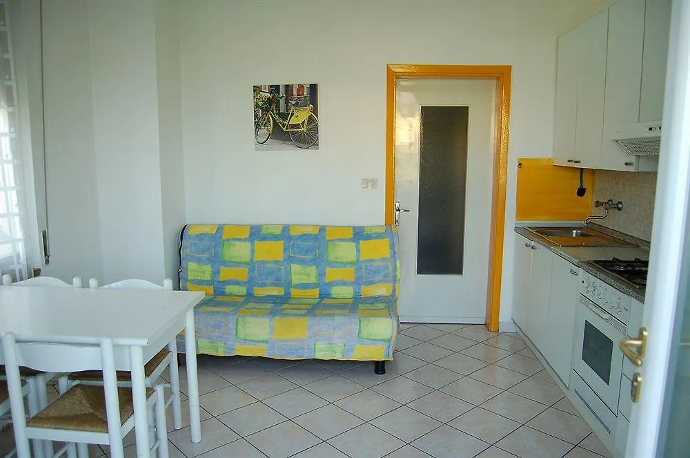 Residence Poggio al Lago Sirmione 0*,  Italia