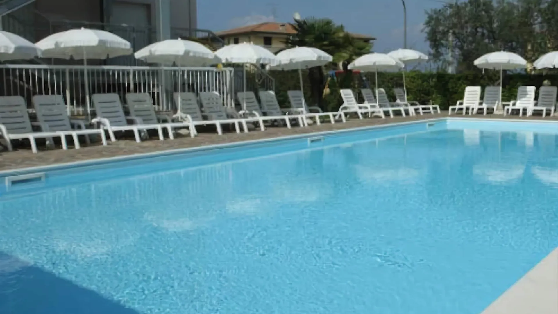 Residence Poggio al Lago Sirmione 0*,